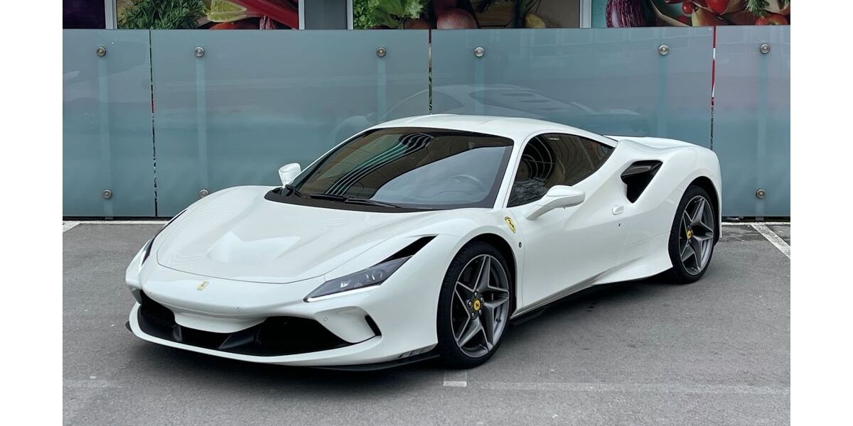 Ferrari F8 3.996 km 299.000 &euro; Grünwald 82031