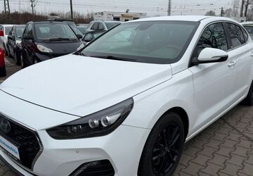 Hyundai i30 242.278 km 9.900 &euro; München 81825