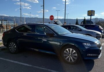 Skoda Superb 59.500 km 28.990 &euro; München 81541