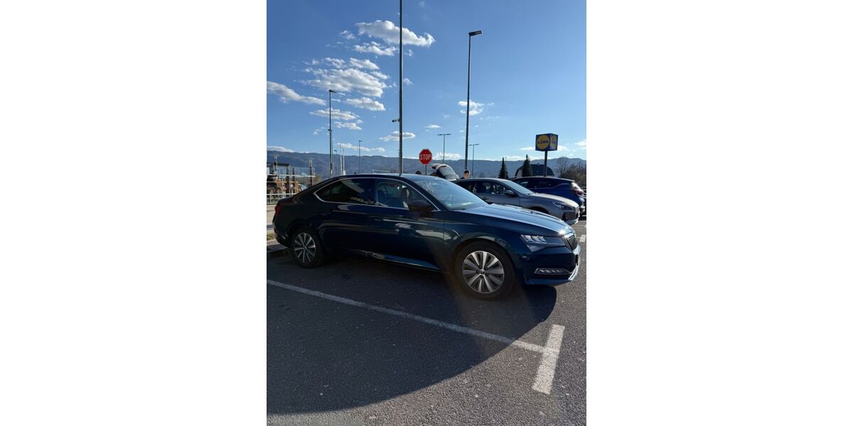 Skoda Superb 59.500 km 29.890 &euro; München 81541