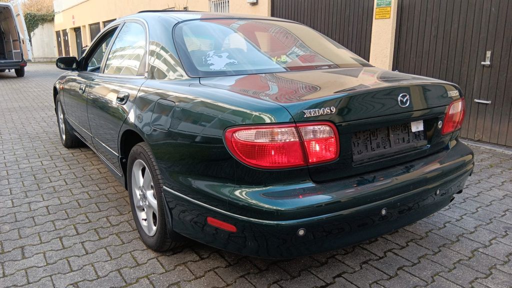 Mazda Xedos 128.128 km 3.333 &euro; München 81673