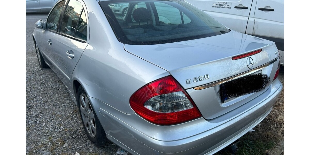 Mercedes-Benz E 200 255.000 km 2.000 &euro; München 80313