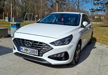 Hyundai i30 13.562 km 16.999 &euro; München 80935