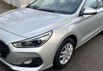 Hyundai i30 126.333 km 8.999 &euro; München 81929