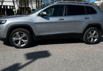 Jeep Cherokee 64.300 km 19.400 &euro; Gräfelfing 82166