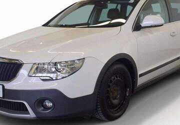 Skoda Superb 216.800 km 7.900 &euro; Baldham 85598