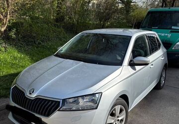 Skoda Fabia 73.300 km 11.999 &euro; München 81369