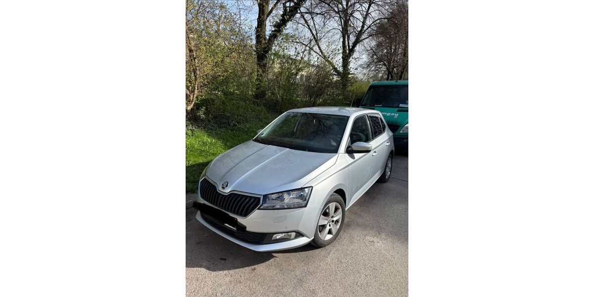 Skoda Fabia 73.300 km 11.999 &euro; München 81369