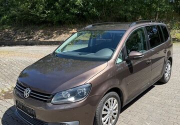 VW Touran 213.799 km 2.999 &euro; München 81243