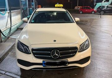 Mercedes-Benz E 200 353.000 km 8.700 &euro; München 81375