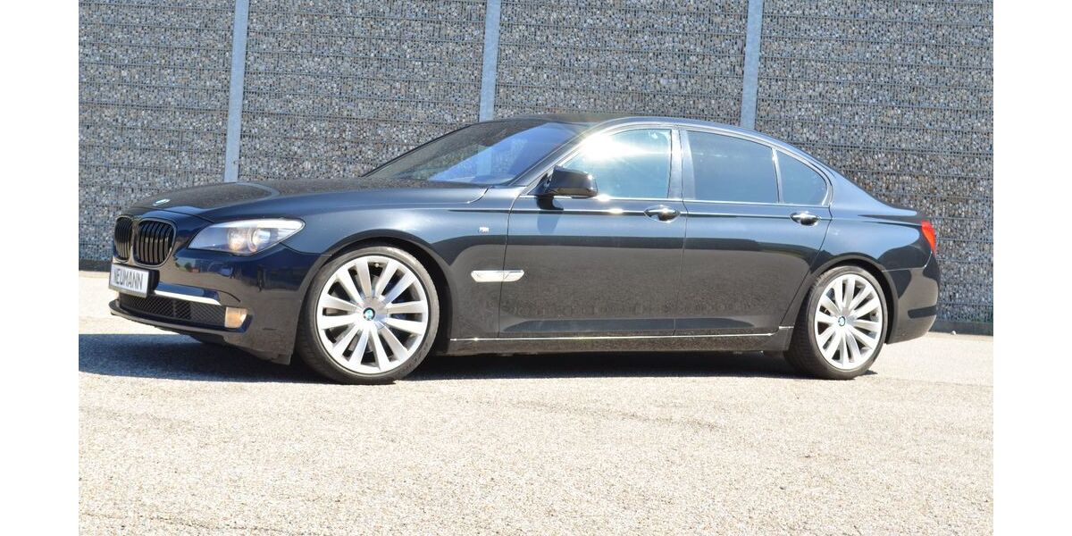 BMW 750 161.000 km 10.980 &euro; München 81243
