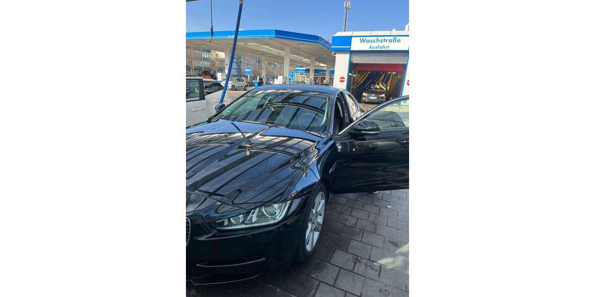 Jaguar XE 186.000 km 8.500 &euro; München 81241