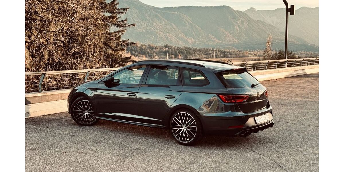 Seat Leon 68.600 km 24.900 &euro; München 81929