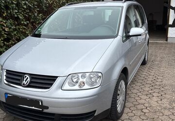 VW Touran 89.000 km 5.500 &euro; Röhrmoos 85244