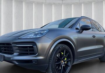 Porsche Cayenne 120.000 km 64.900 &euro; Grünwald 82031