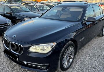 BMW 750 217.000 km 8.990 &euro; München 81829