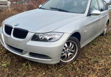 BMW 320 235.432 km 1.990 &euro; München 81243