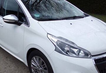 Peugeot 208 76.980 km 7.999 &euro; Hebertshausen bei Dachau 85241