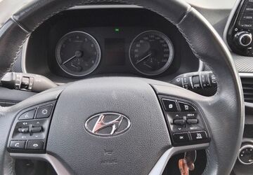 Hyundai TUCSON 69.000 km 16.000 &euro; München 81249