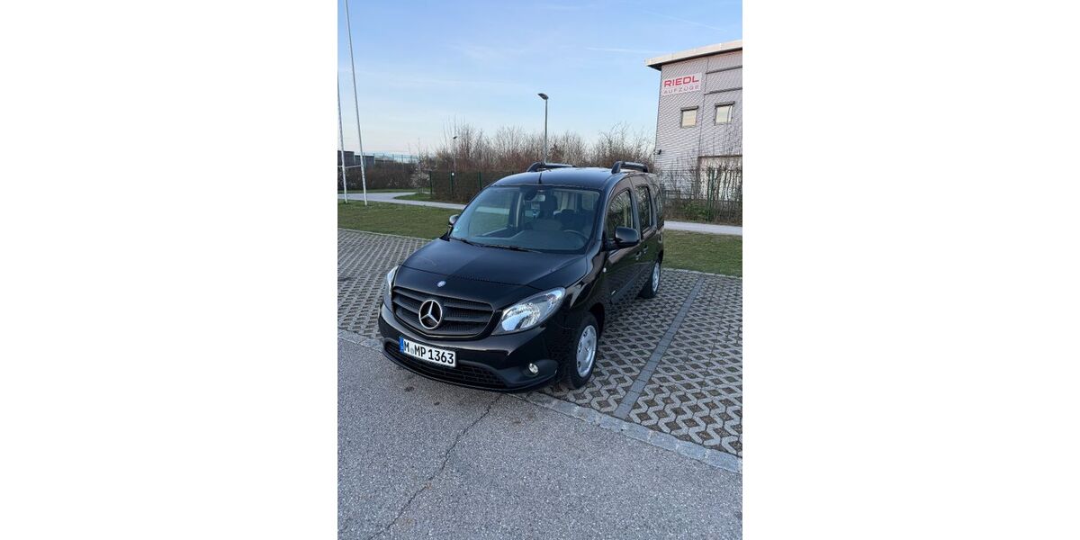 Mercedes-Benz Citan 192.500 km 6.900 &euro; München 81371