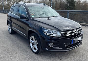 VW Tiguan 152.366 km 14.900 &euro; München 81379