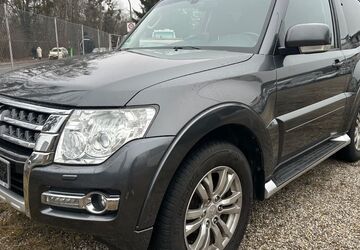 Mitsubishi Pajero 239.000 km 18.500 &euro; München 80995
