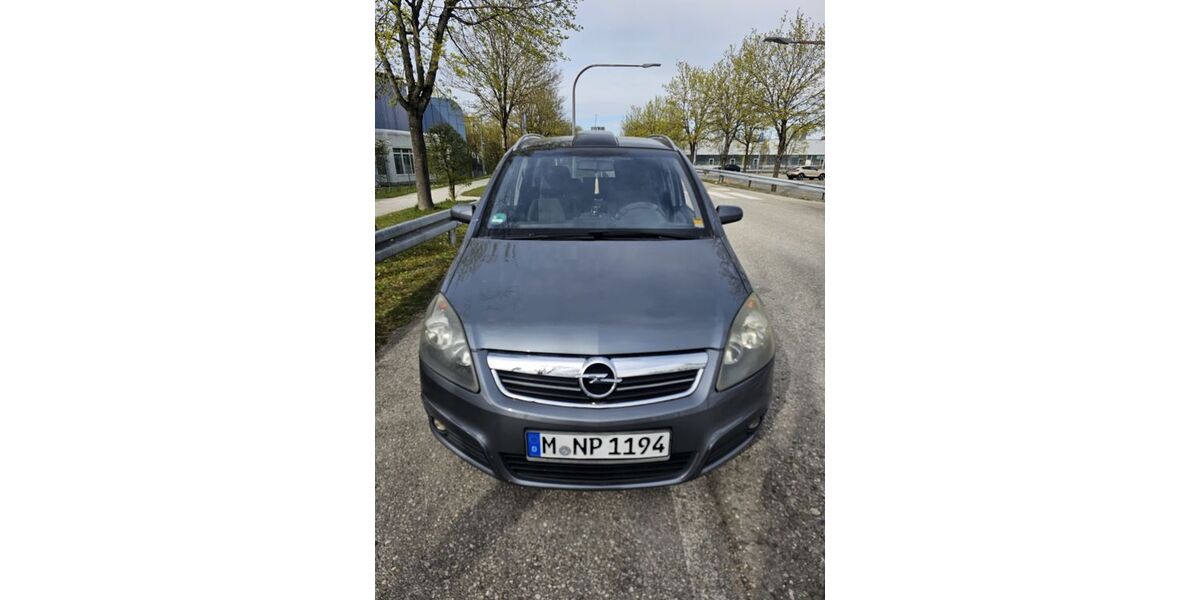 Opel Zafira 196.000 km 2.750 &euro; München 81737