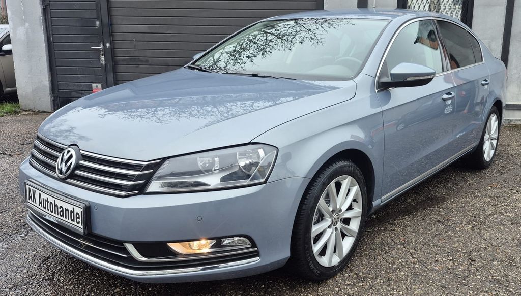 VW Passat 83.299 km 9.990 &euro; München 80809
