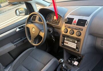 VW Touran 182.000 km 6.500 &euro; Germering 82110