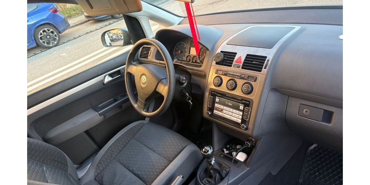 VW Touran 182.000 km 6.500 &euro; Germering 82110