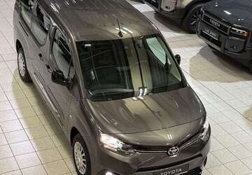 Toyota Proace 17.448 km 27.895 &euro; Poing bei München 85586