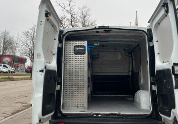 Opel Vivaro 46.836 km 16.890 &euro; München 81825