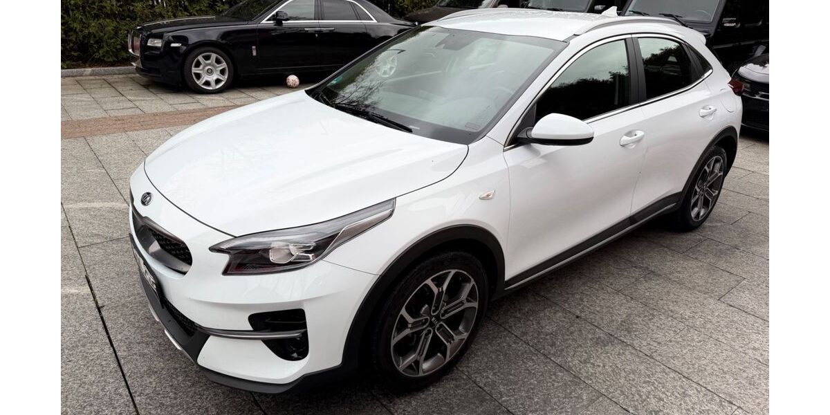 Kia XCeed 87.000 km 12.980 &euro; München 81827