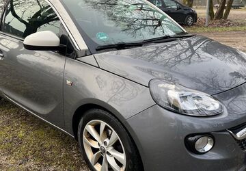 Opel Adam 118.811 km 7.999 &euro; München 81929