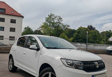 Dacia Sandero 69.000 km 6.150 &euro; München 81549