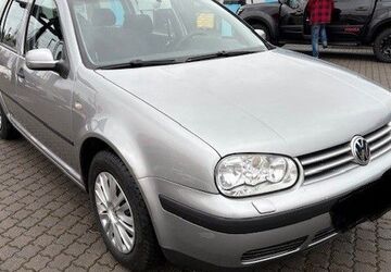 VW Golf 111.985 km 4.950 &euro; Fürstenfeldbruck 82256