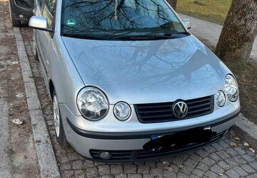 VW Polo 87.100 km 2.100 &euro; München 81475