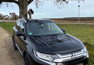 Mitsubishi Outlander 92.000 km 16.900 &euro; Baldham 85598