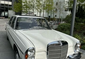 Mercedes-Benz 280 105.000 km 22.500 &euro; München 80538