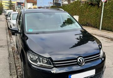 VW Touran 71.000 km 11.000 &euro; München 80993