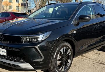 Opel Grandland (X) 76.907 km 17.999 &euro; München 81243