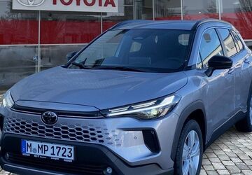 Toyota Corolla Cross 1.990 km 38.990 &euro; München 80687