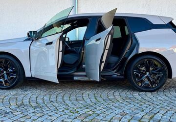 BMW iX 4.890 km 81.590 &euro; München 81245