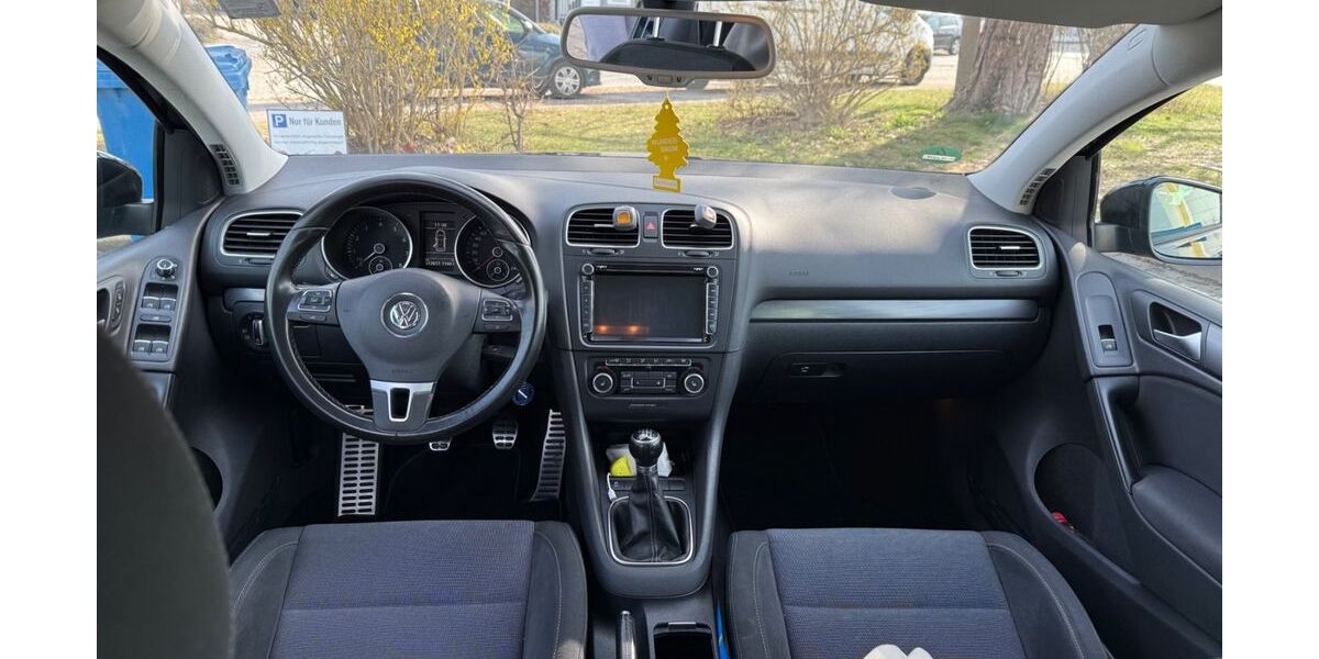 VW Golf 215.000 km 4.300 &euro; München 81477