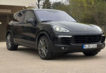 Porsche Cayenne 356.000 km 21.699 &euro; München 81825