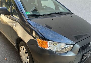 Mitsubishi Colt 136.000 km 999 &euro; München 81829
