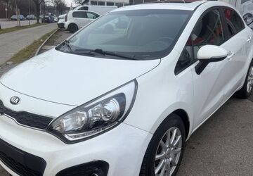 Kia Rio 177.000 km 2.999 &euro; München OT Trudering-Riem 81825