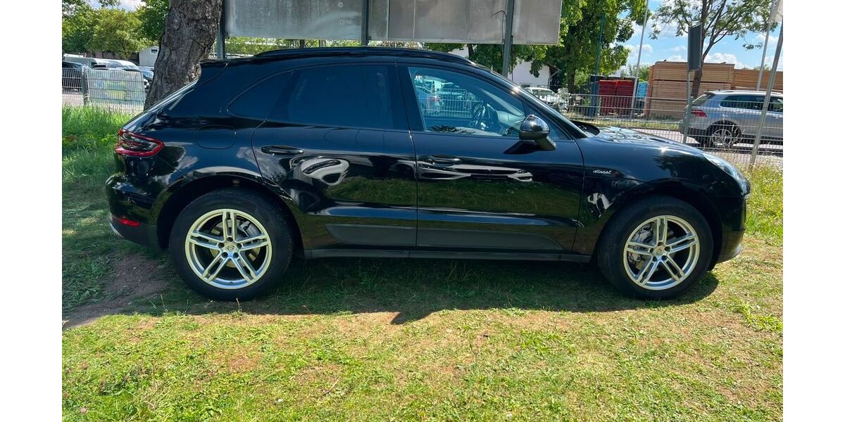 Porsche Macan 268.000 km 23.900 &euro; München 81243