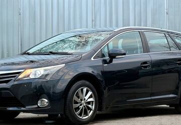 Toyota Avensis 86.400 km 13.990 &euro; München 81243