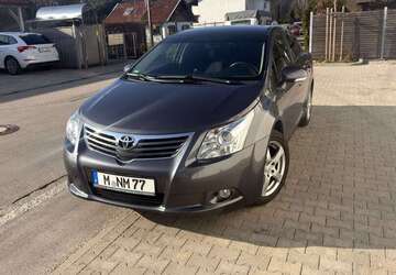 Toyota Avensis 186.000 km 7.600 &euro; Putzbrunn 85640